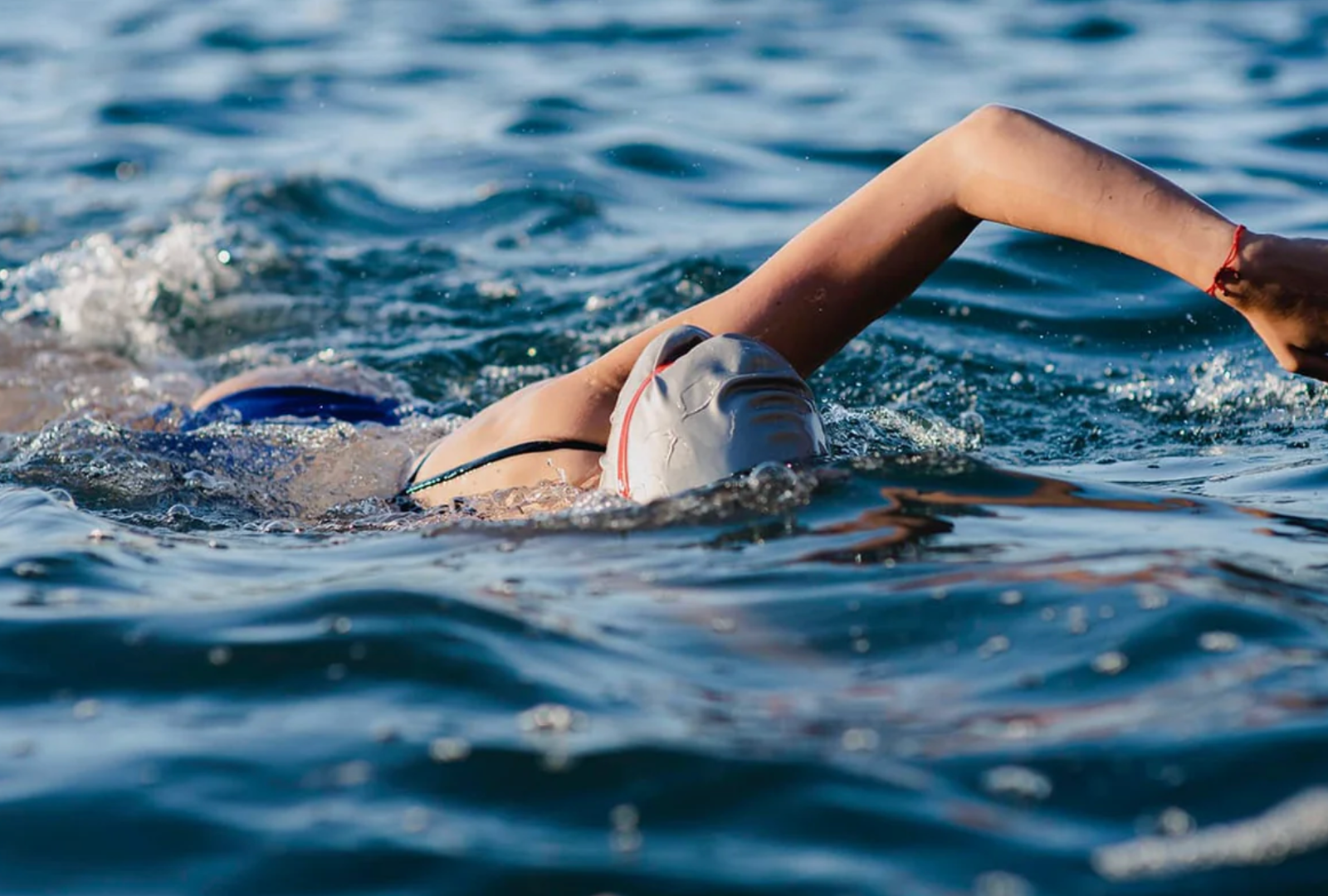 PORTRAIT : OLIVIA, NAGEUSE EN MER