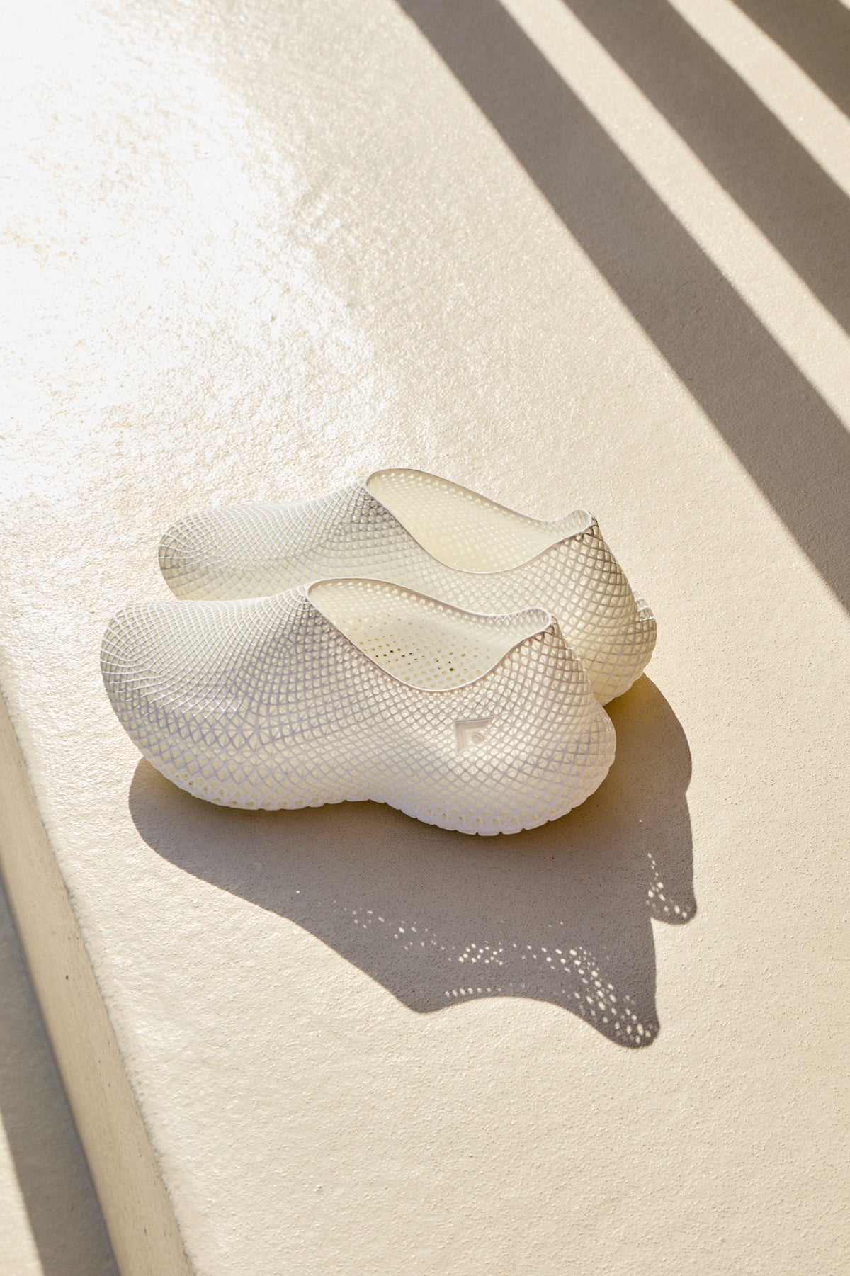 Stride 1.0 - White Femme - FITASY