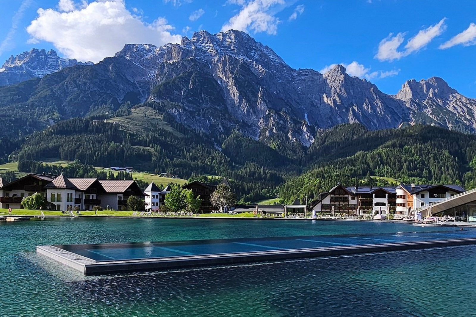 Zwembad in het Kralerhof Hotel, Leogang, Salzburg, Oostenrijk